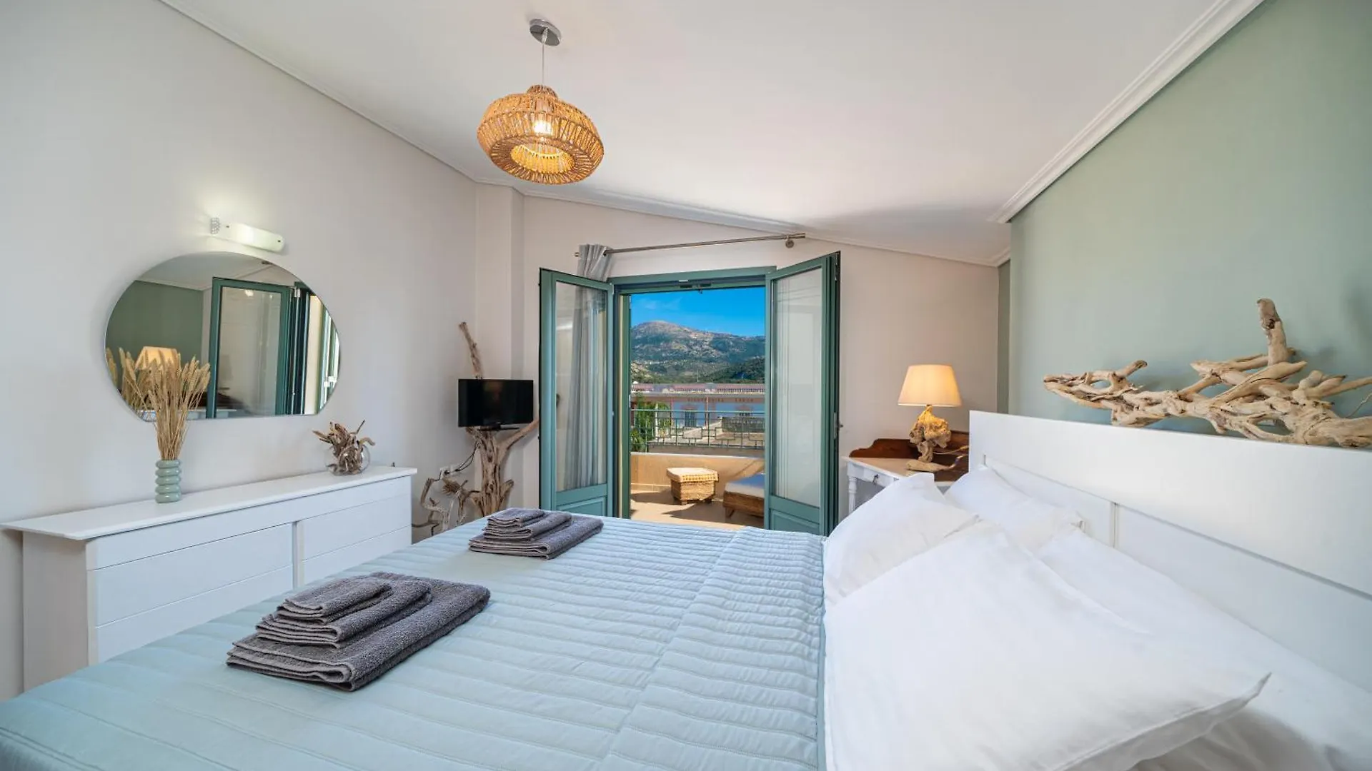 The Square Suites 2Nd Floor Apartment Argostoli  Grekland